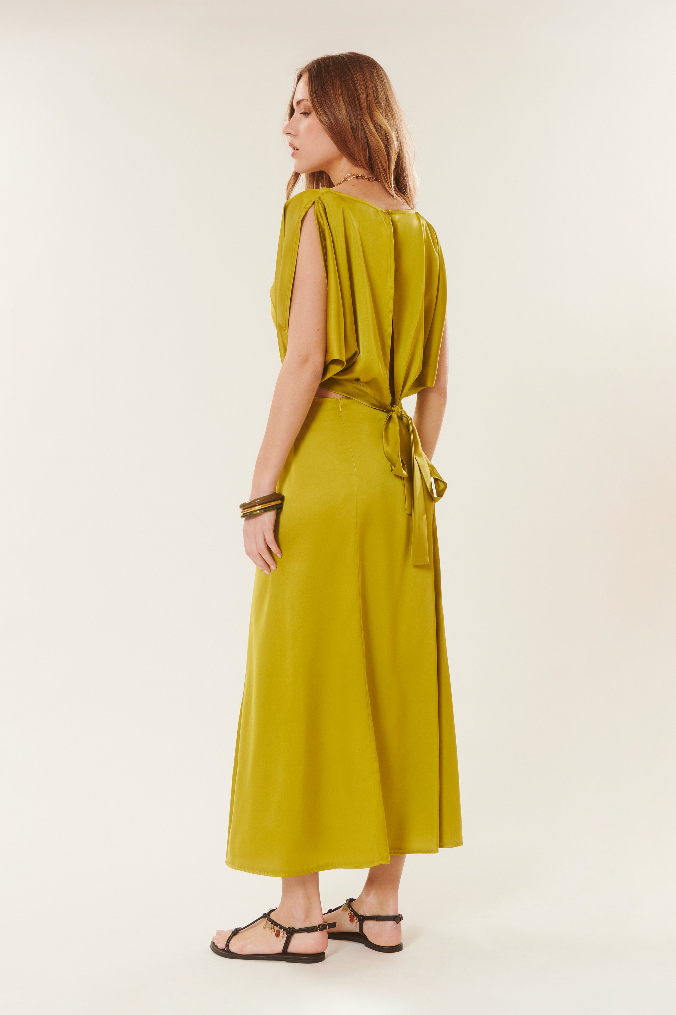 Alberta | Satin midi skirt