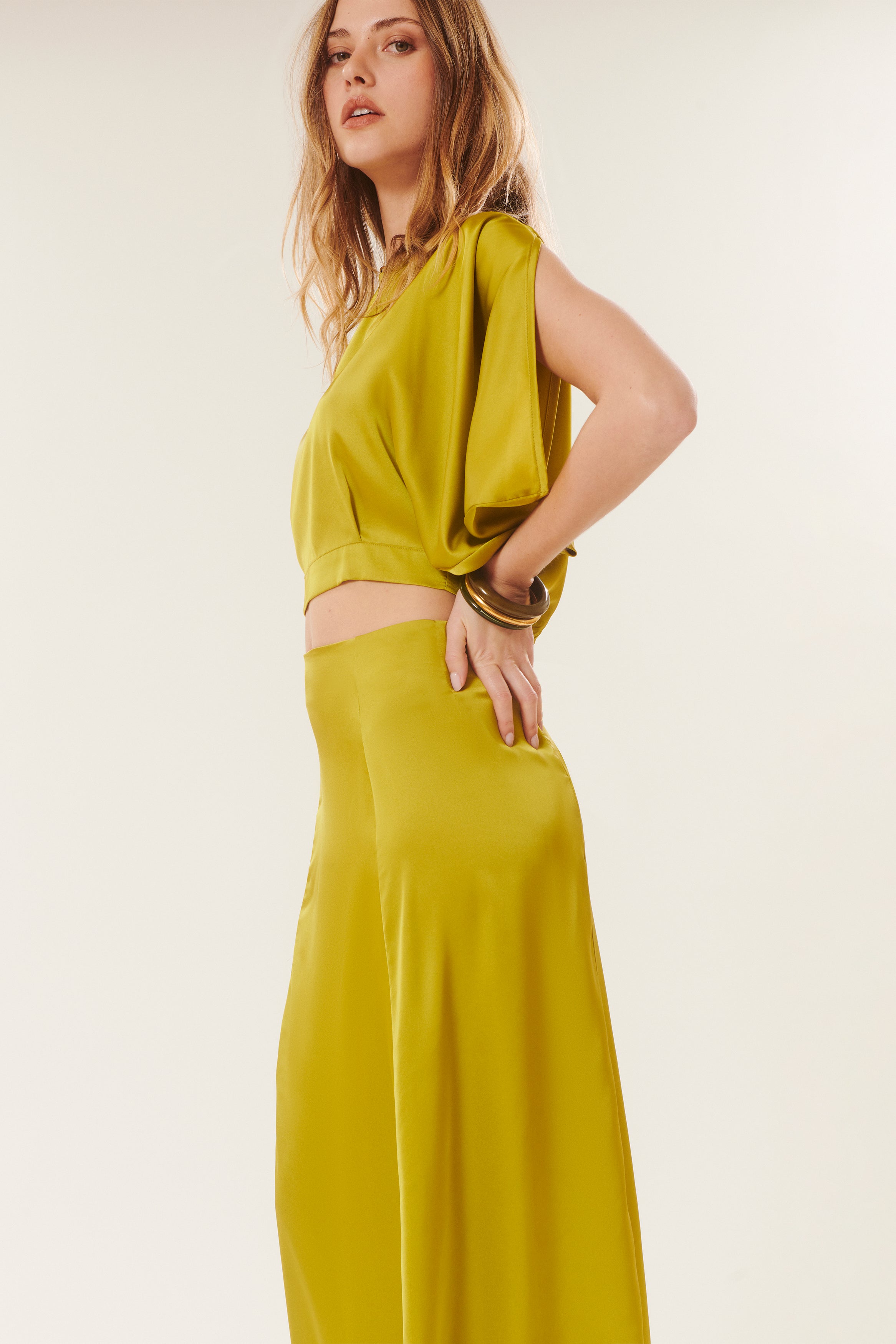 Alberta | Satin midi skirt