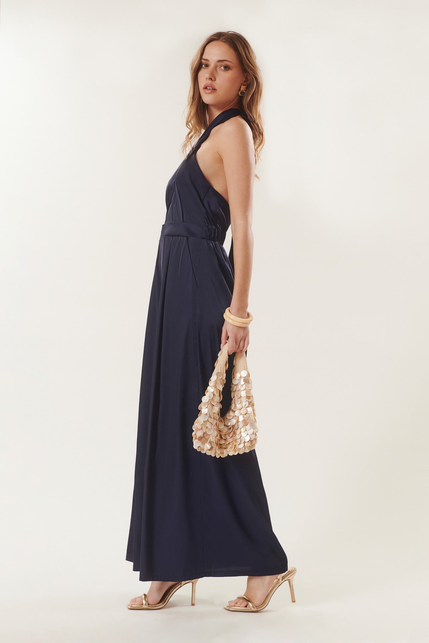 Belinda | Tuta con schiena scoperta in raso