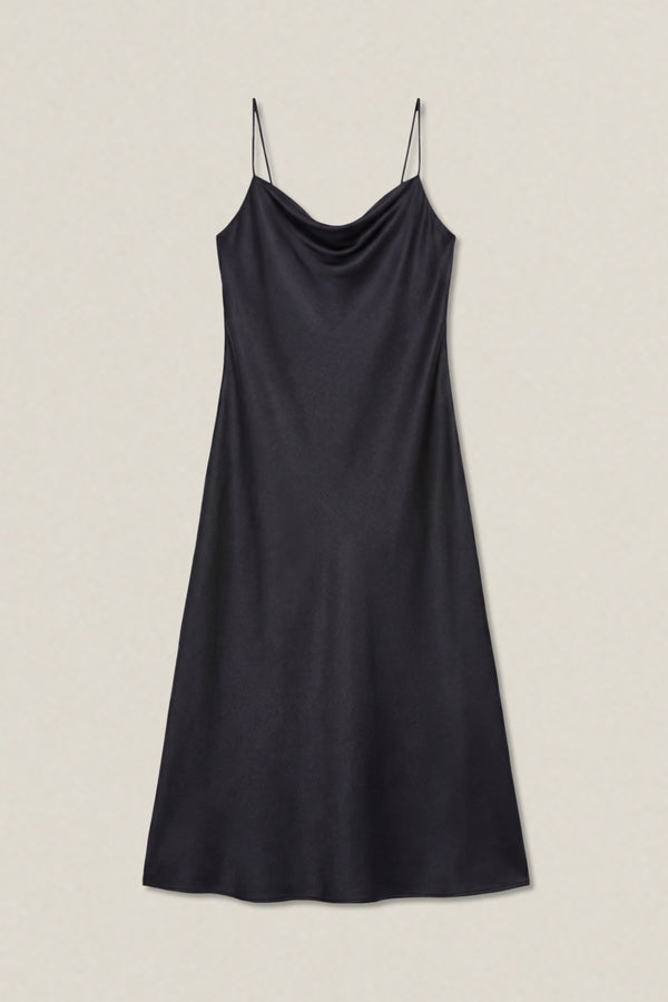 Nella | Abito in raso con scollo a barchetta