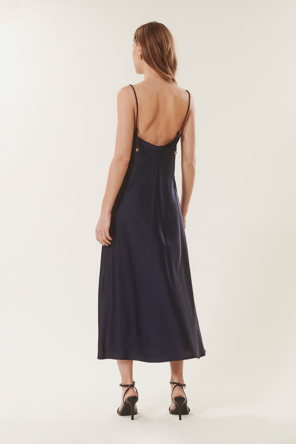 Nella | Abito in raso con scollo a barchetta