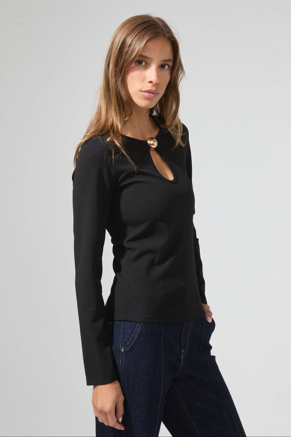 Yves | Top drop opening